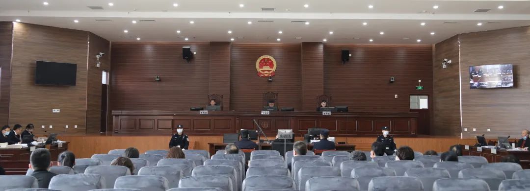 杨明涉嫌职务犯罪案一审开庭