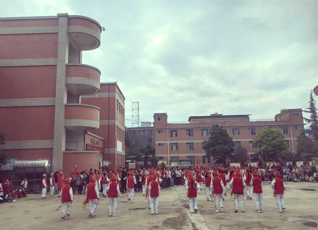 明德小学六一游园活动:童真与梦想的启航