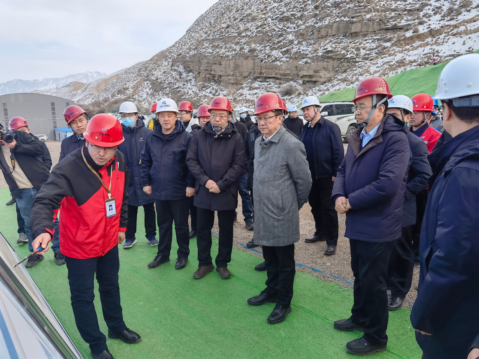 刘建勋厅长在河西调研交通项目复工等工作