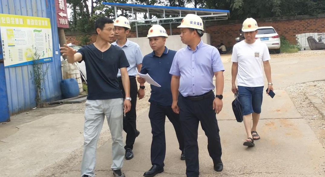 严防风险除隐患|大泽湖街道领导带队开展"厂中厂"安全生产专项检查