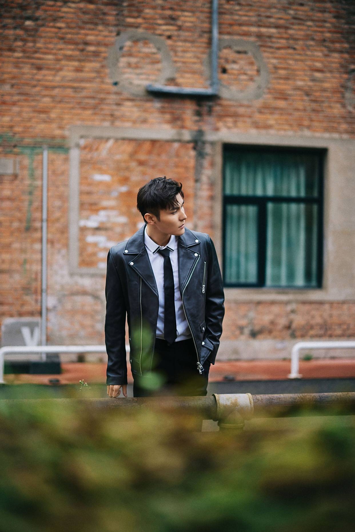 陈昊最新写真释出 网友:行走的荷尔蒙!