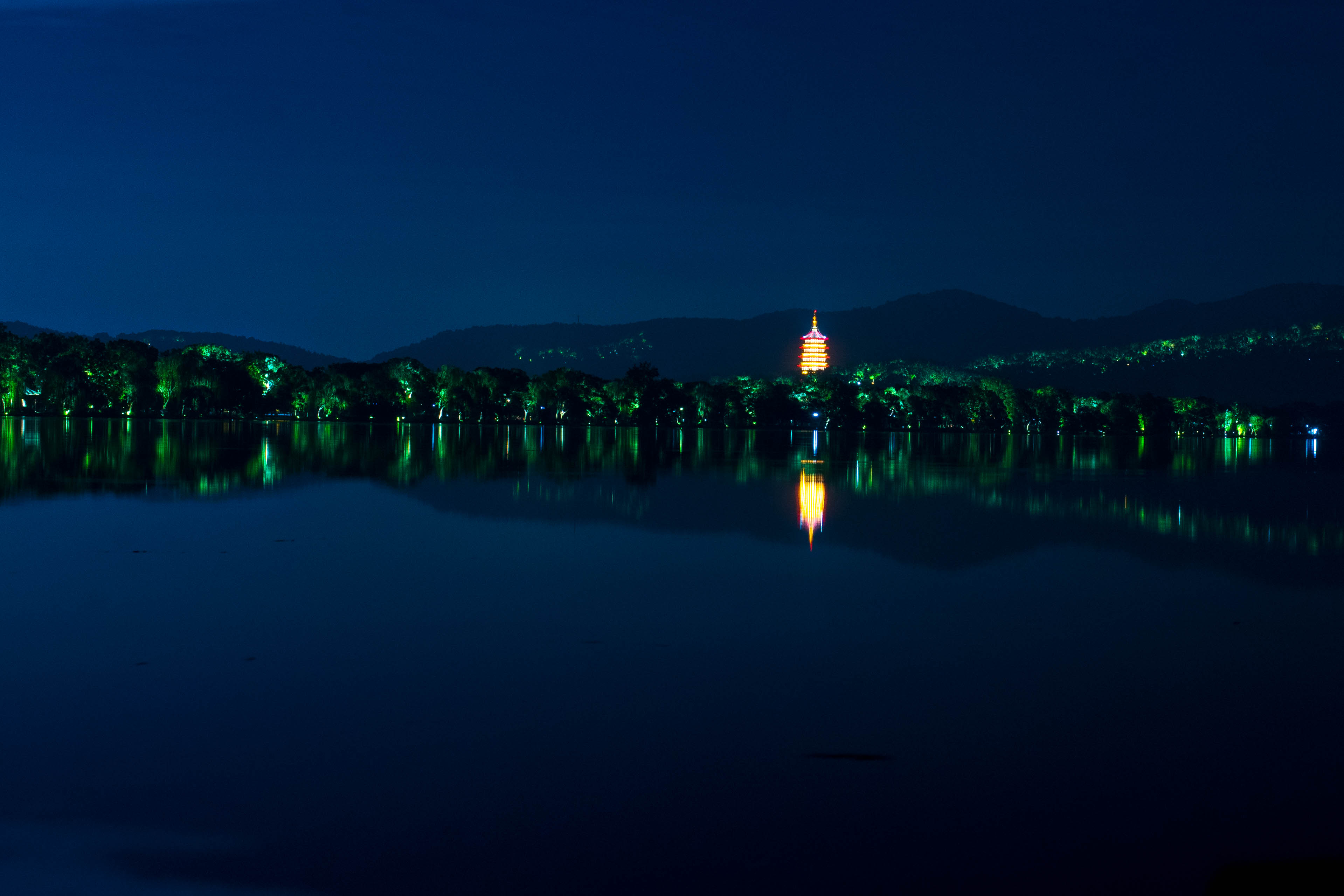 西山公园夜景图片