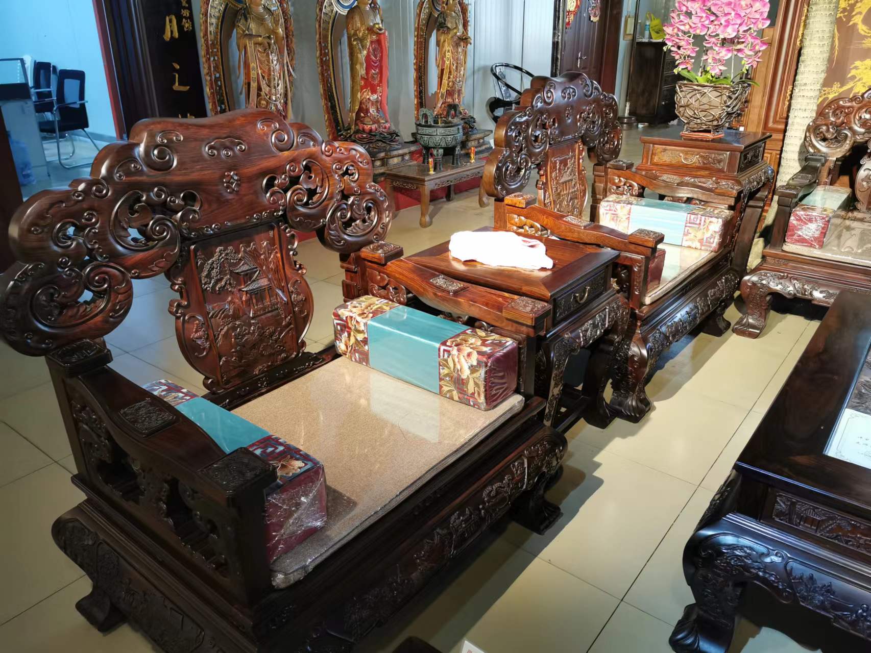 祥云万福大红酸枝宝座沙发十一件套,济宁红木家具