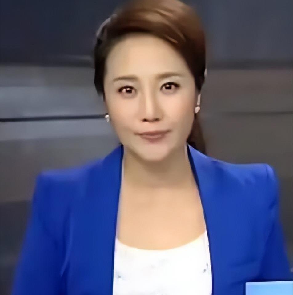 52岁的广东台主持人徐洁,拒绝为家庭放弃事业,从年轻一直美到老