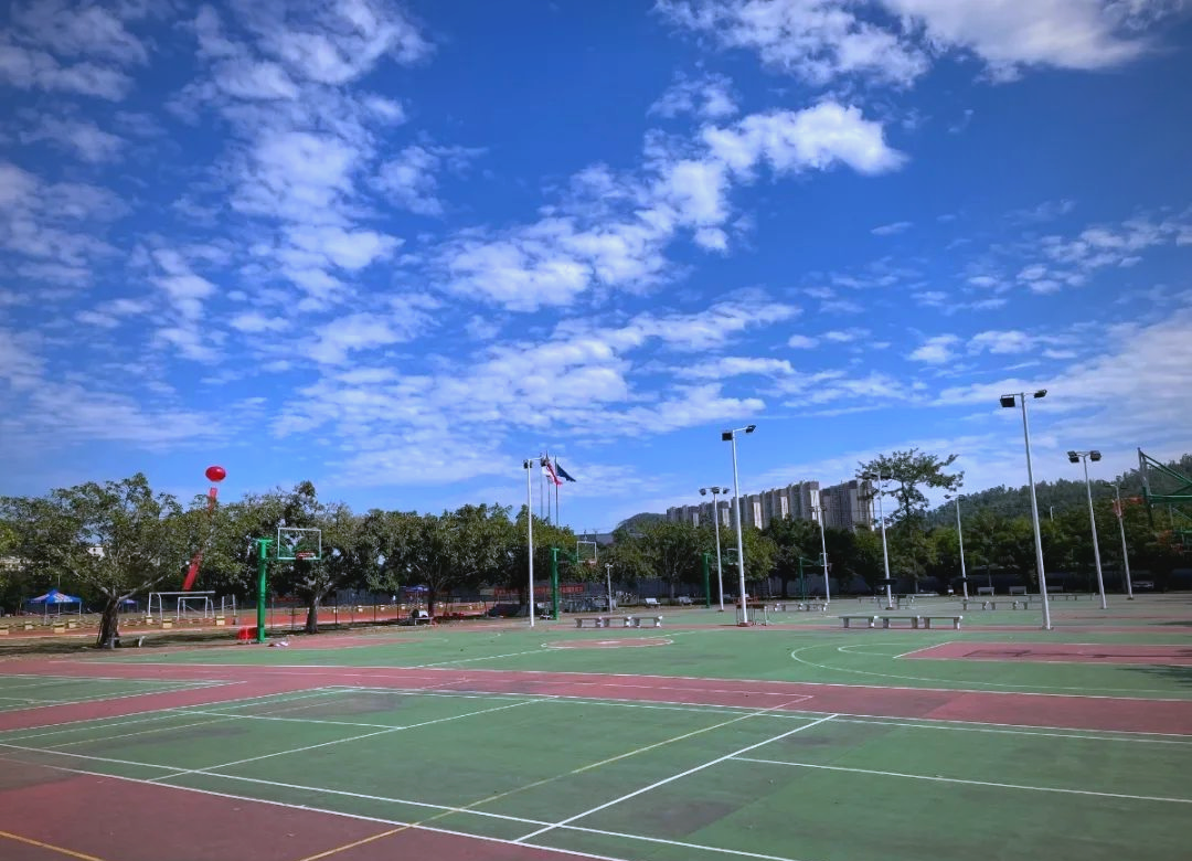 崇雅中学招聘:历史名校与现代教育的完美结合