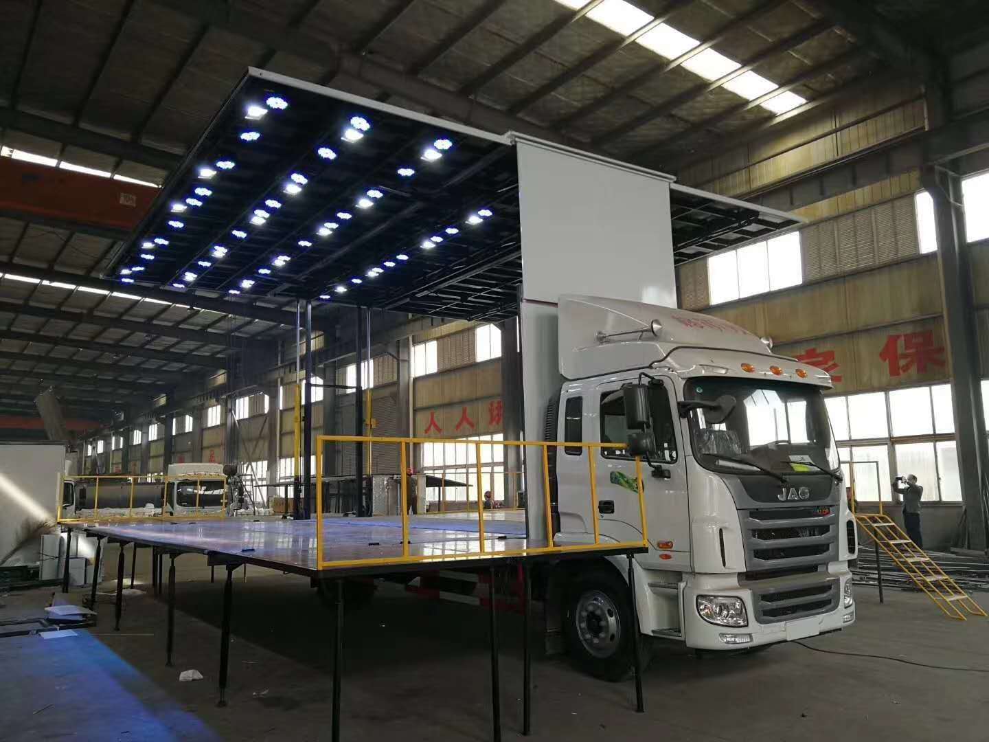 流动舞台车的特性