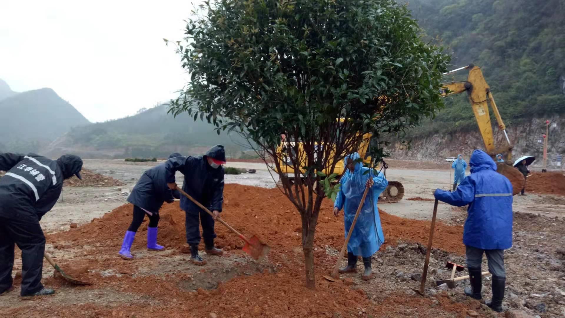 江华邱玉峰:做好社区群众贴心人