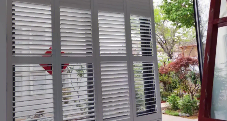 排气扇百叶窗怎么安装