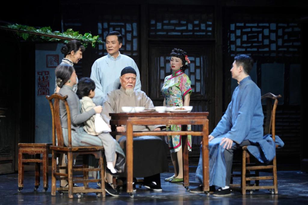 国话京味大戏《四世同堂》戏里戏外"四世同堂"