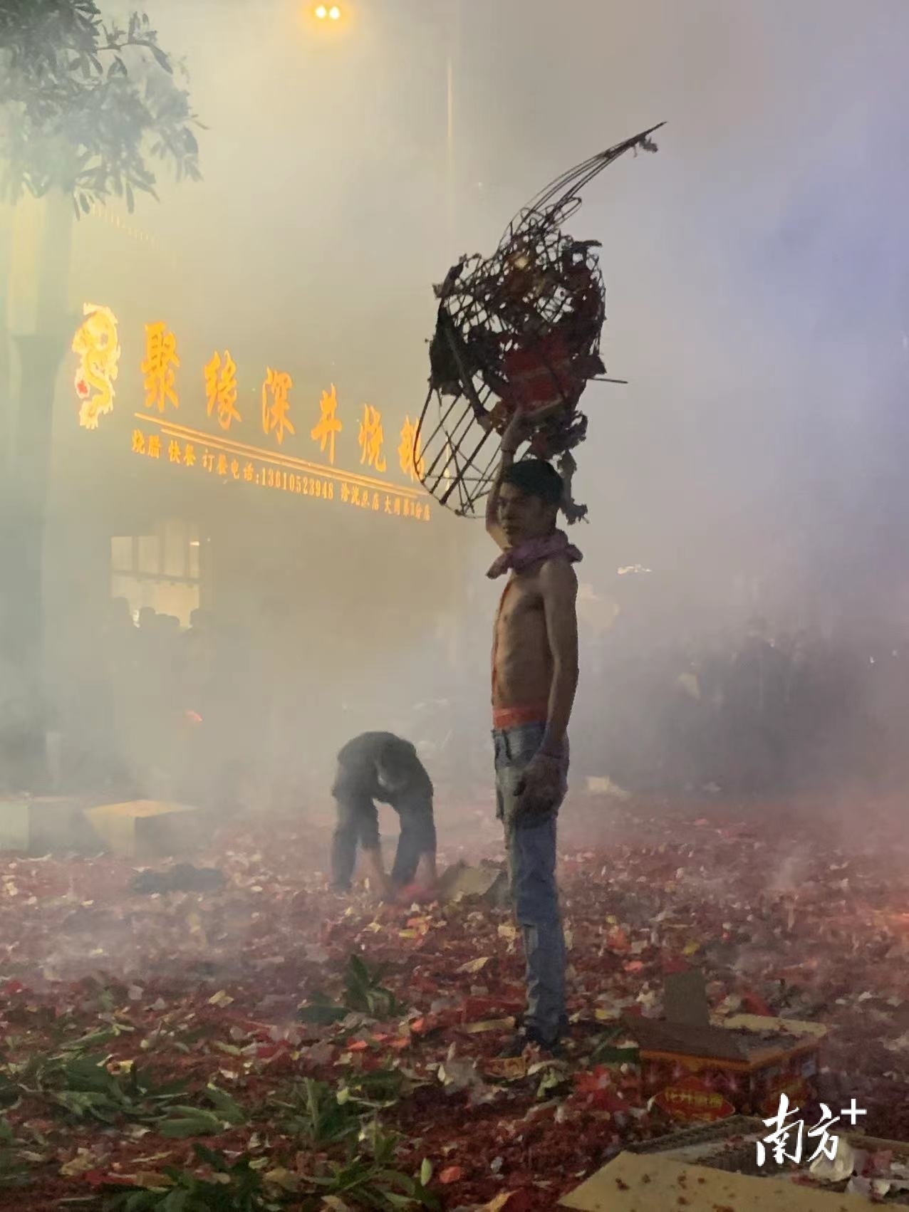 火了!英德大湾火麒麟"闹"元宵