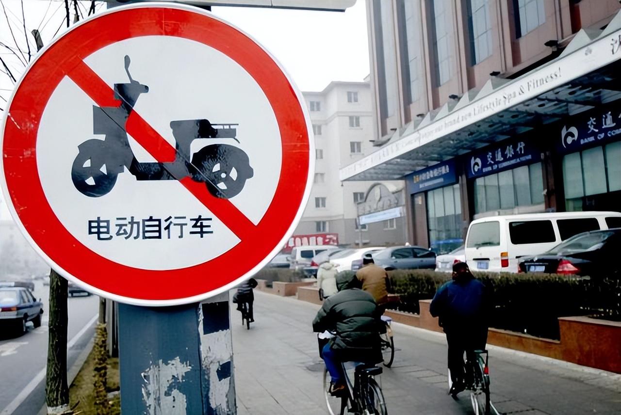 为什么全国都在"禁摩",而重庆却没有禁摩?实力不太允许?