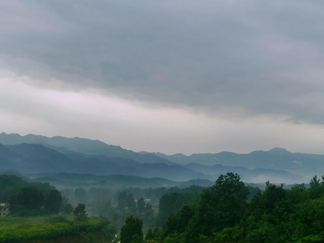 如梦令 山远浅浅黛眉