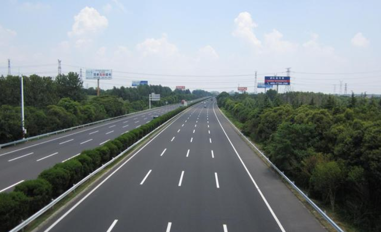 "丹山高速"长38.83公里,双向4车道,建设周期三年