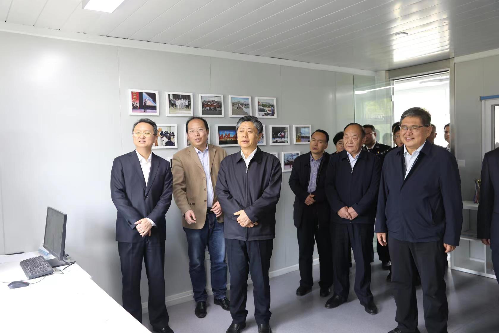 山东人大常委会副主任王艺华来齐鲁工业大学(山东省科学院)调研