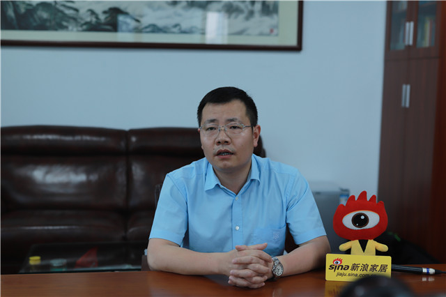 南京壁虎墙布胶董事长盛敏:斥巨资做实验 用真心做产品