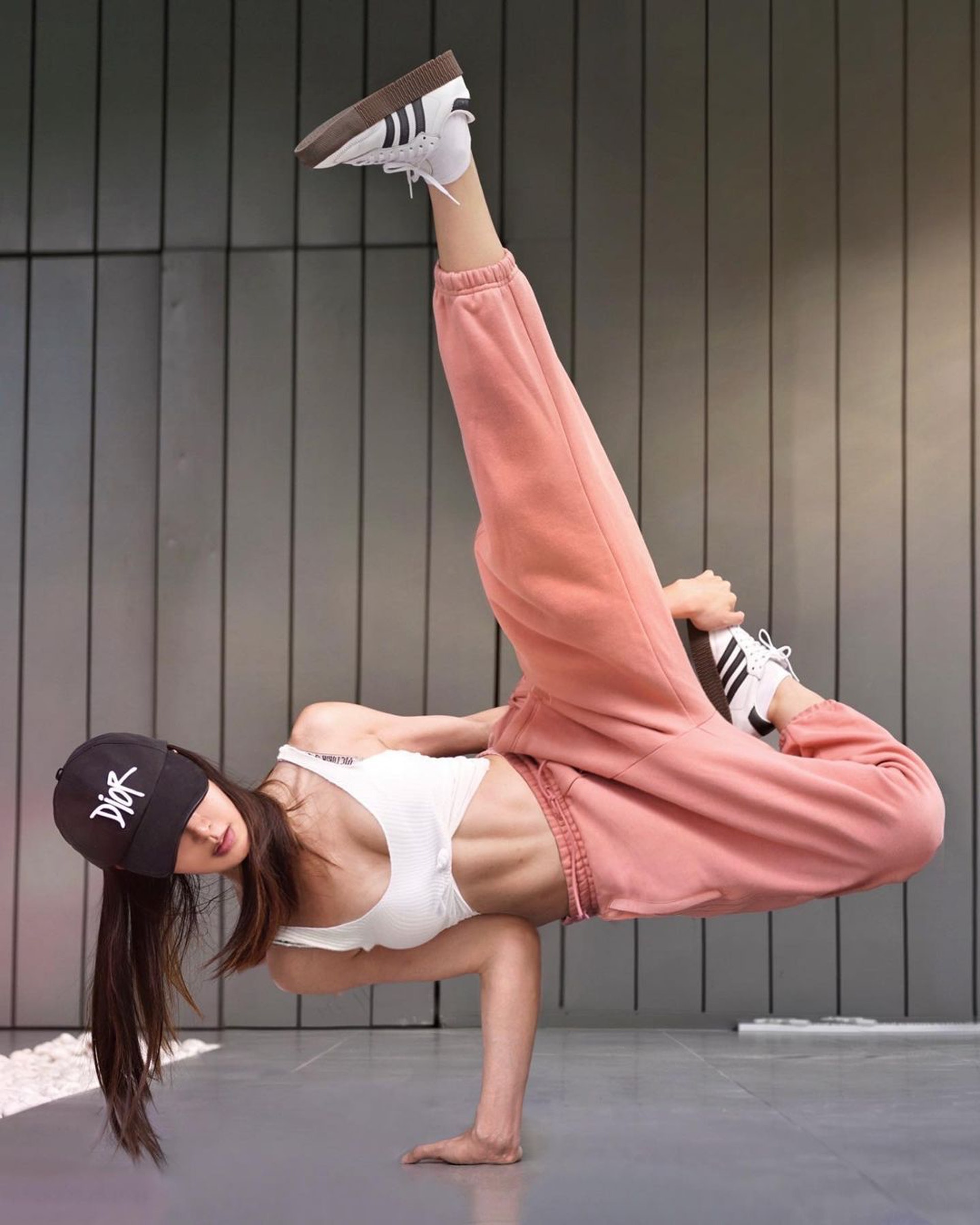 李元玲再曝前任猛料,搞大女人肚子还逼堕胎,恐面临牢狱之灾