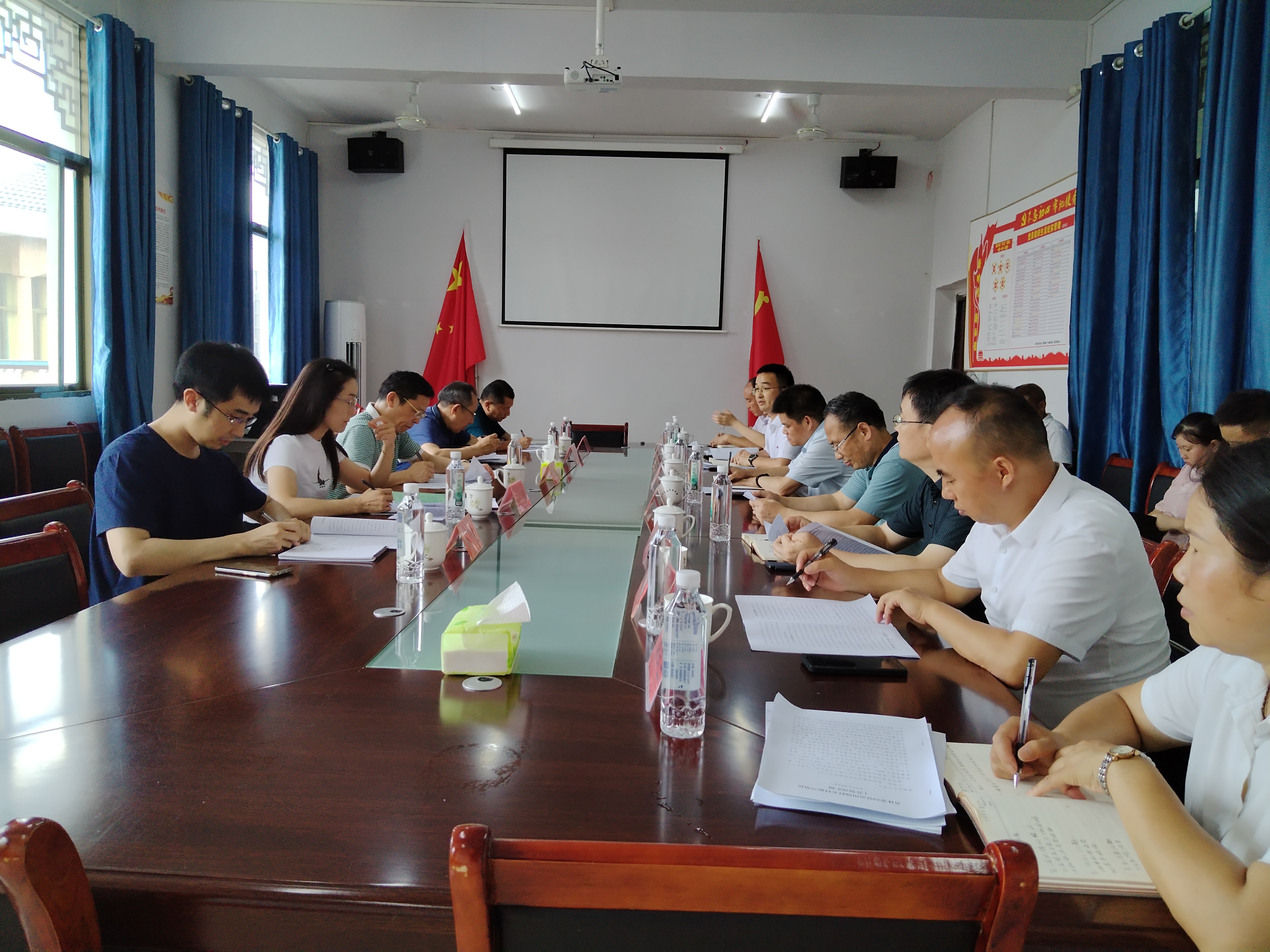 吴剑波率队赴省林业局乡村振兴联点村调研并下沉接访