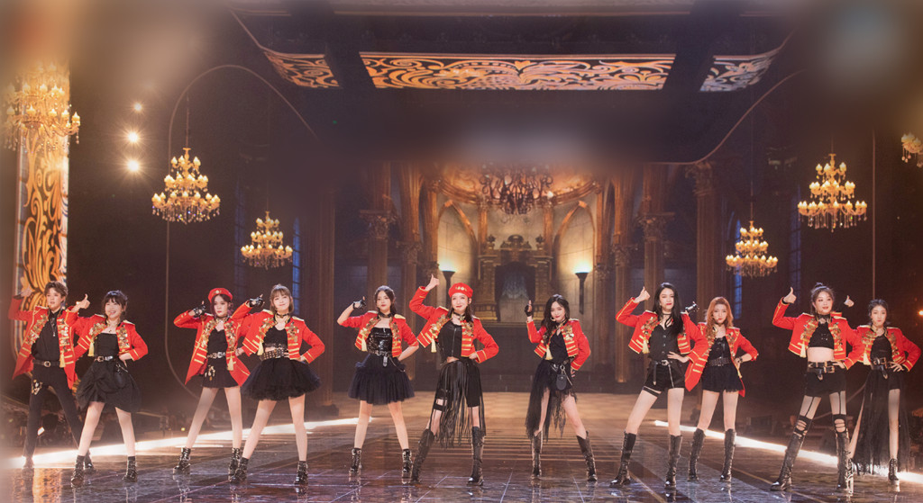 火箭少女101上演终极舞台秀,最后一次集体上星表现上佳