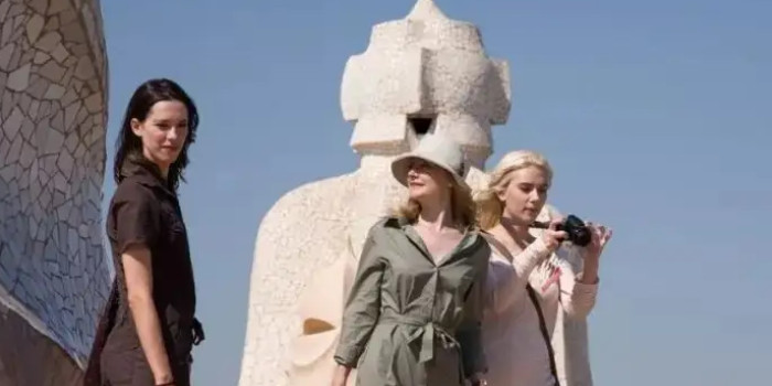 米拉阿祖尔是谁?