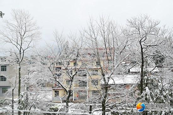 隆回县金石桥镇:立春首雪