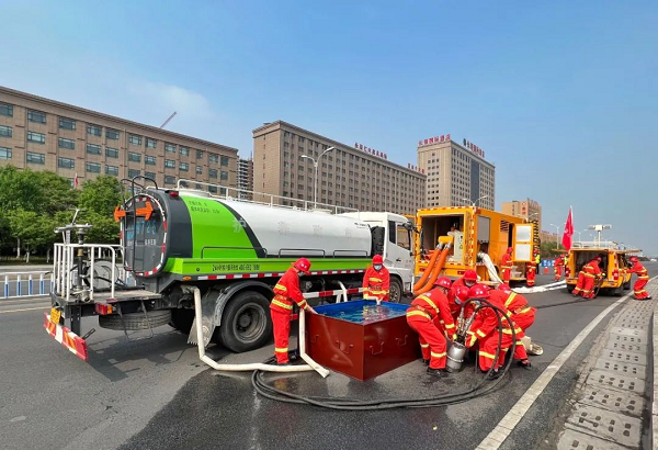 驻马店市城管局组织开展城市排涝应急抢险实战演练