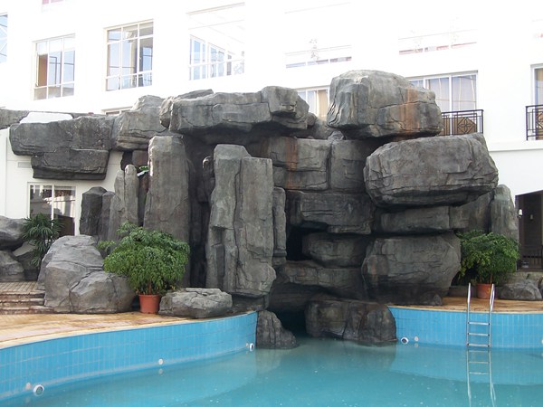 安康庭院假山制作(安康水泥塑石假山厂家)安康千层石假山施工队