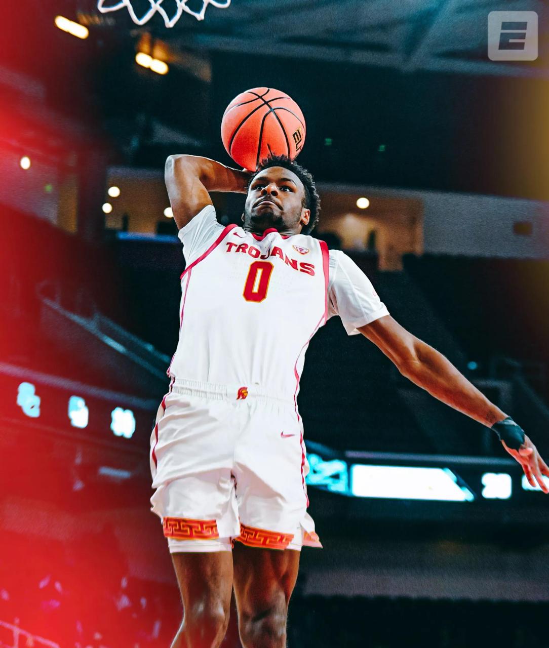 breaking:布朗尼·詹姆斯最终从他的多份大学offer中选择加入南加大