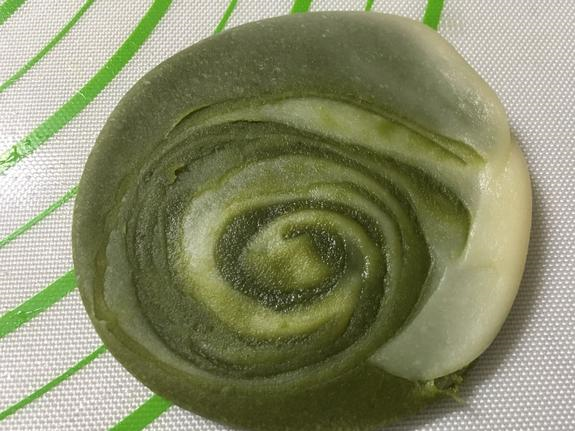 教你做抹茶绿豆酥,层层酥到掉渣渣,内馅绵软香甜,都说不够吃