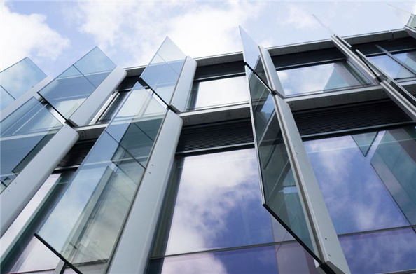 溴化银变色镜.化学反应让眼镜有神奇的变色功能