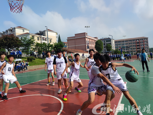 马口中学举办"骏马杯"班级篮球比赛