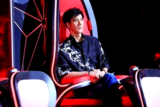 《中国好声音》第六季:王力宏与李荣浩的激烈抢人战