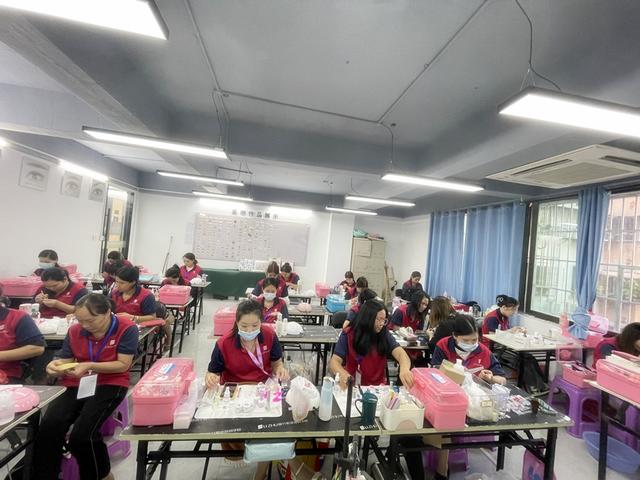 广西美甲课堂:法式美甲练习