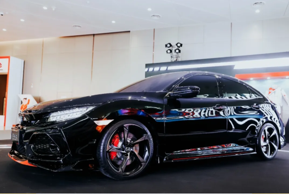 年轻人首辆本田"超跑"!思域两厢正式亮相