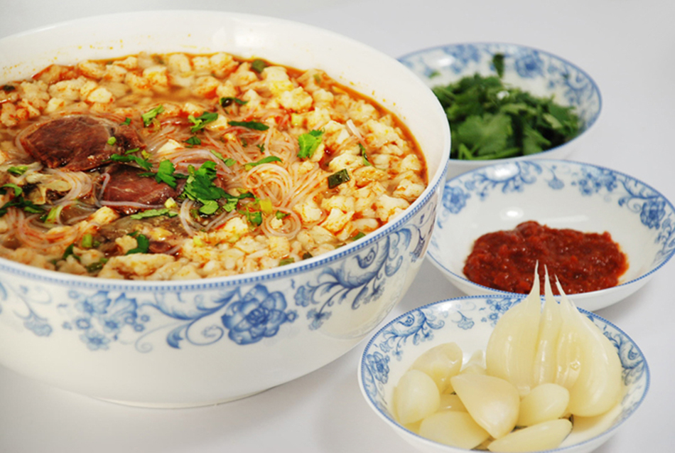 陕西羊肉泡馍,一碗热气腾腾的美味!