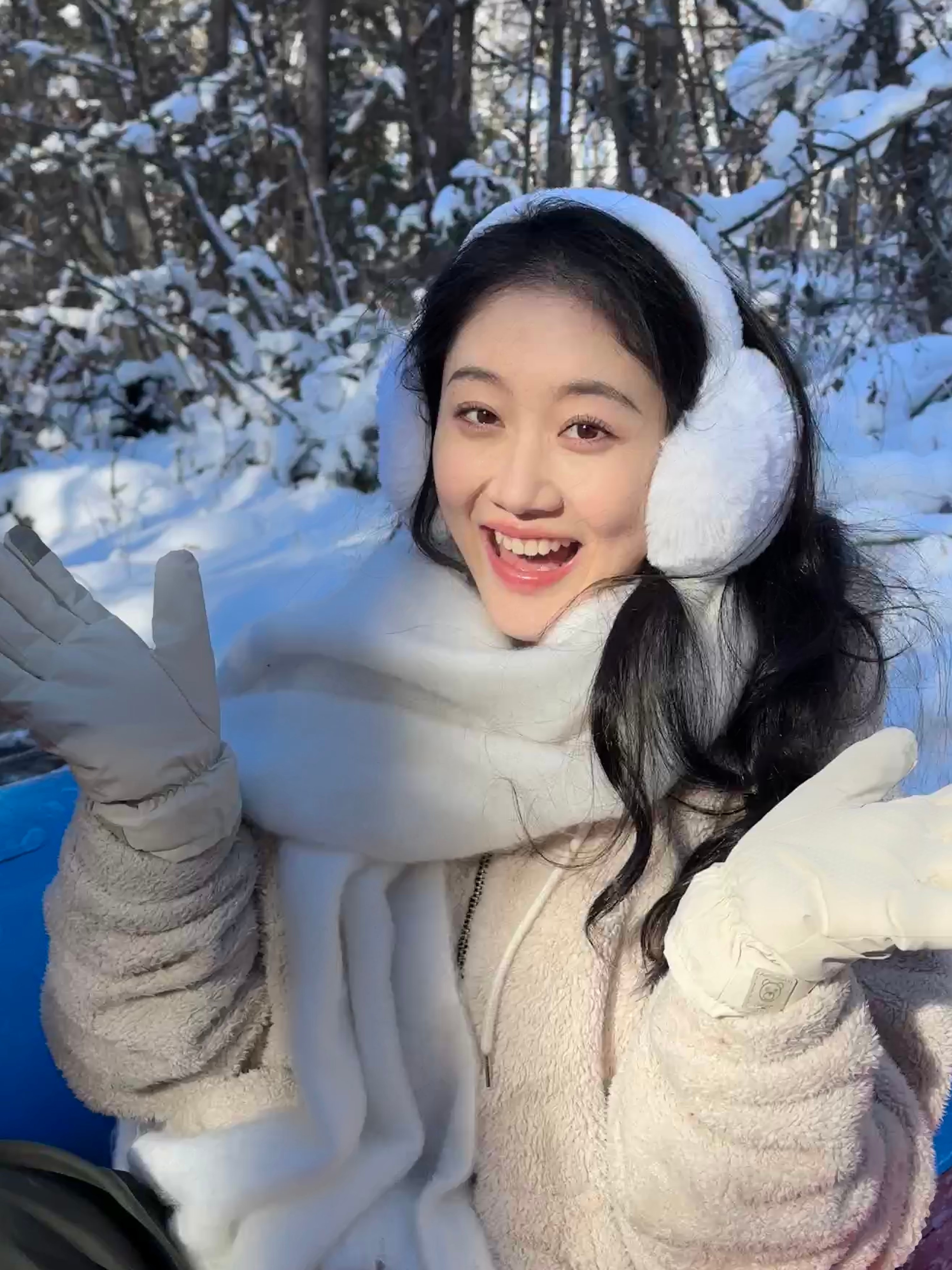 刀郎杭州演唱会新人吴心怡,曾登上蛇年春晚,穿泳衣的样子很美