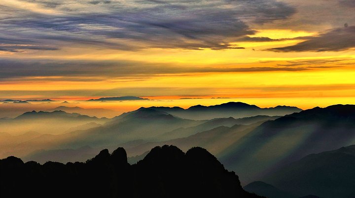 读首诗再睡觉|我把自己当成曦光,抹在每一个清晨