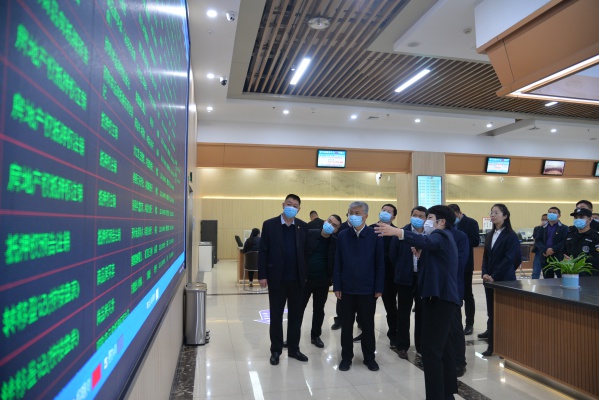 王继军赴鹤壁市行政服务中心调研智慧大厅建设情况