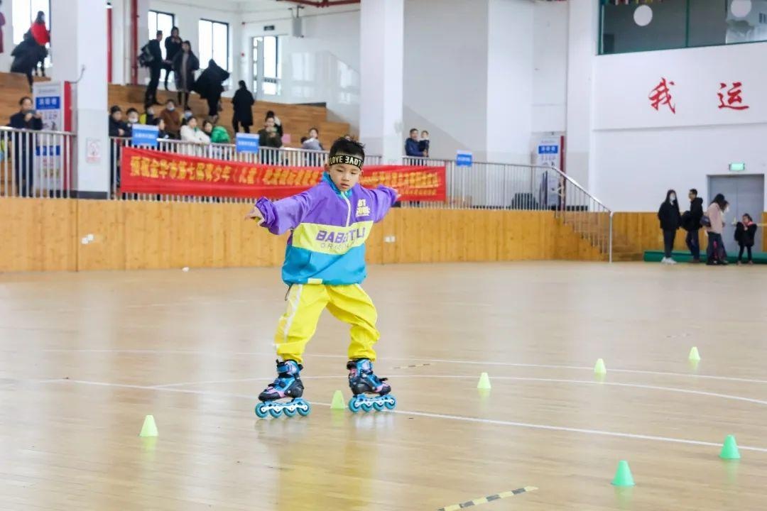 追风少年轮滑场上显风采 市七届青少年轮滑锦标赛暨第三届rollercross