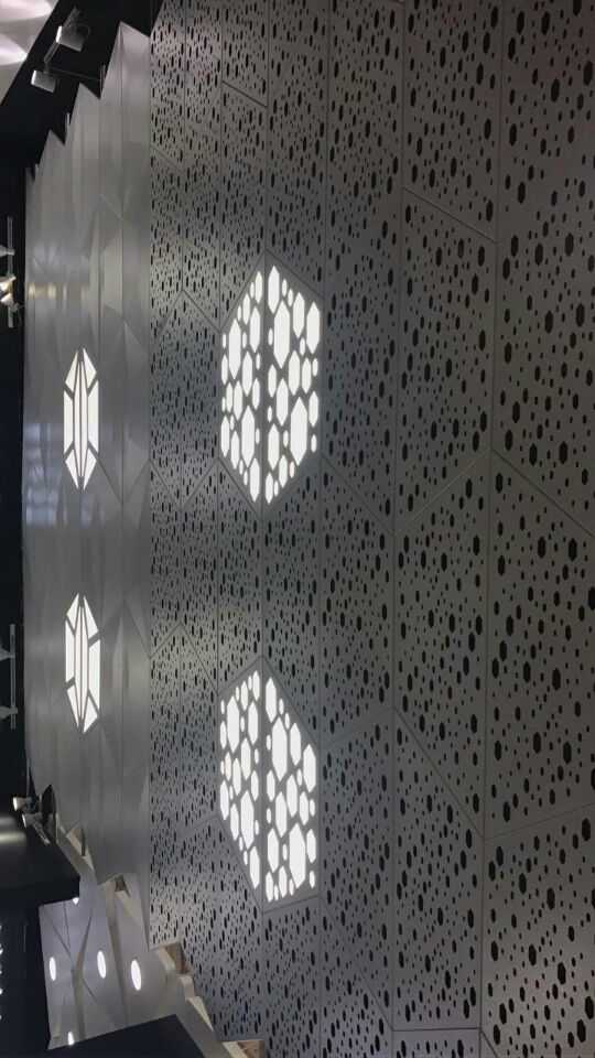 艺术穿孔铝单板 工业园办公室外墙铝单板