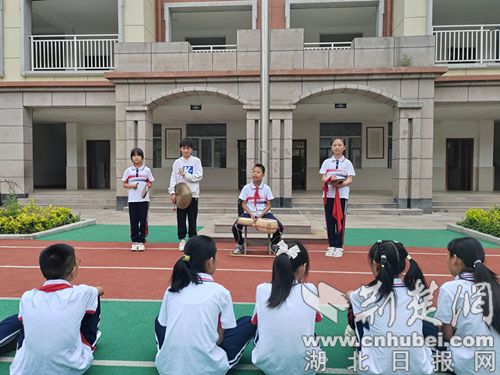 保康县尧治河村小学第二届暑期义务爱心托管班开班