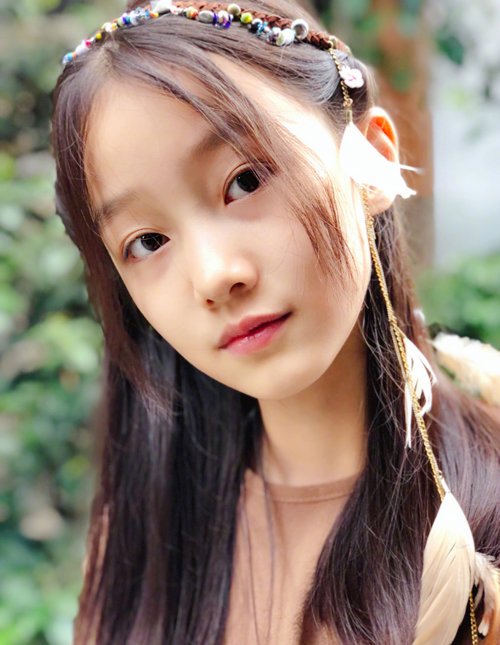 赵薇"女儿"因颜值太高,网友禁止其整容,如今美到网友认不出