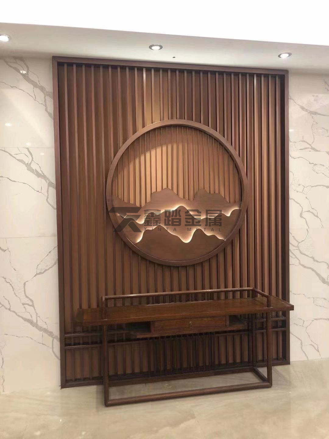 大户型入户山形不锈钢玄关屏风隔断亲近艺术的气息