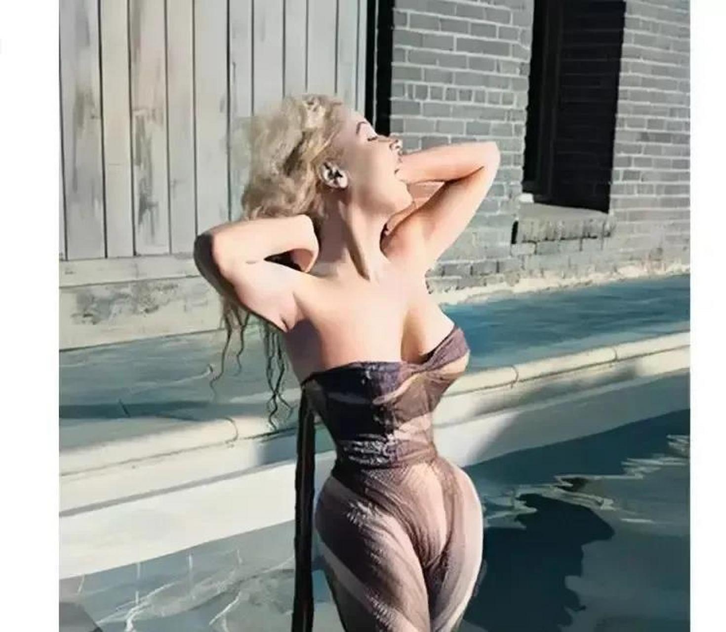 1950年代,美国选美冠军贝蒂·布鲁斯的泳池照,真是人间尤物!