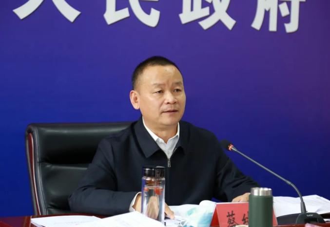 县委副书记,县长蔡纯意主持召开宝清县第十八届人民政府第十次常务