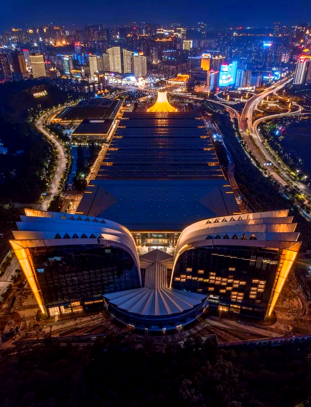 南宁国际会展中心升级,新酒店和写字楼即将启用
