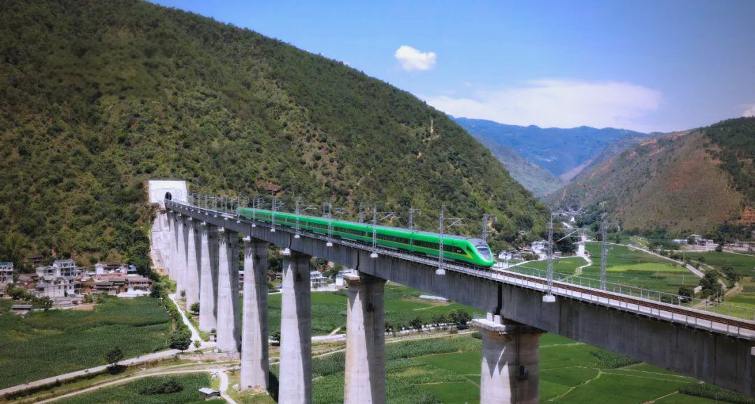 大瑞铁路开通与云南西部发展新契机
