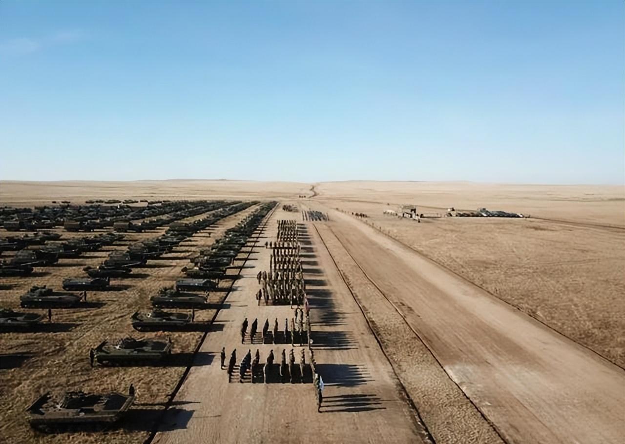 中美军演到底有何不同?美国军演尴尬收场,中国军演老乡神出鬼没