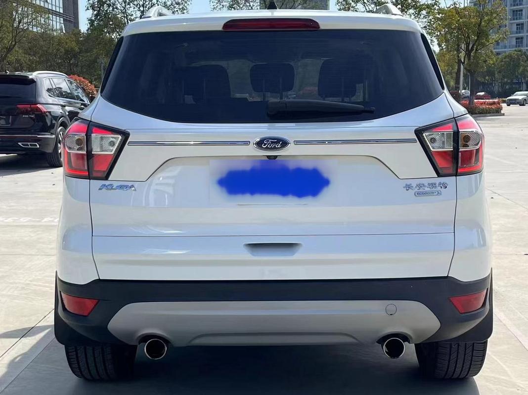 福特翼虎中间有个i标志