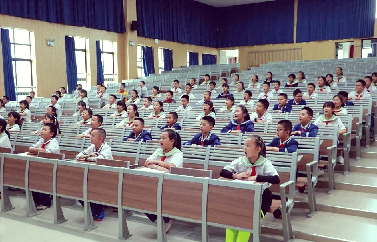 全民参与:大理市下关三小的文明创建之旅