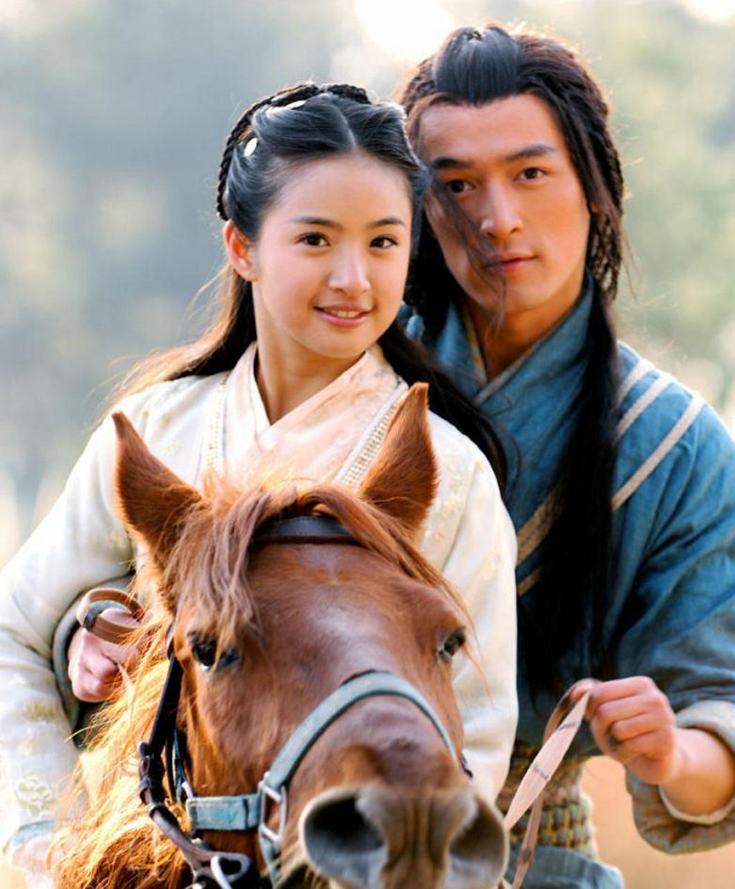 76剧版白彪米雪,77影版傅声恬妞,83剧版黄日华翁美玲,88剧版黄文豪